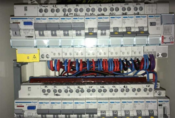 BG CONCEPT est l’entreprise à contacter pour la remise aux normes électriques à Tarnos et ses alentours.